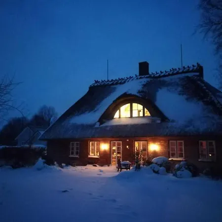 In Der Kuenstlerkate Holiday home *
